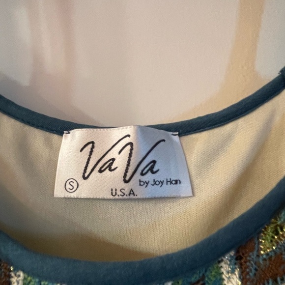 Va Va by Joy Han green and metallic chevron pattern - Picture 3 of 4